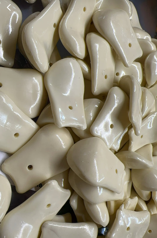 Plastic Elk Teeth